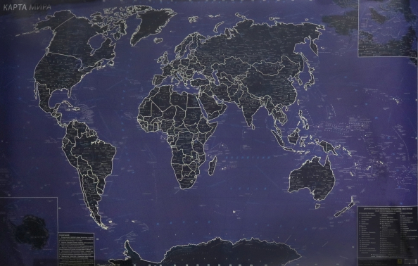 Карта мира. Светящаяся в темноте