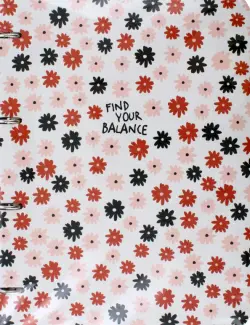 Тетрадь с кольцевым механизмом Sentiment. Черные и красные цветы, А4, 120 листов, клетка